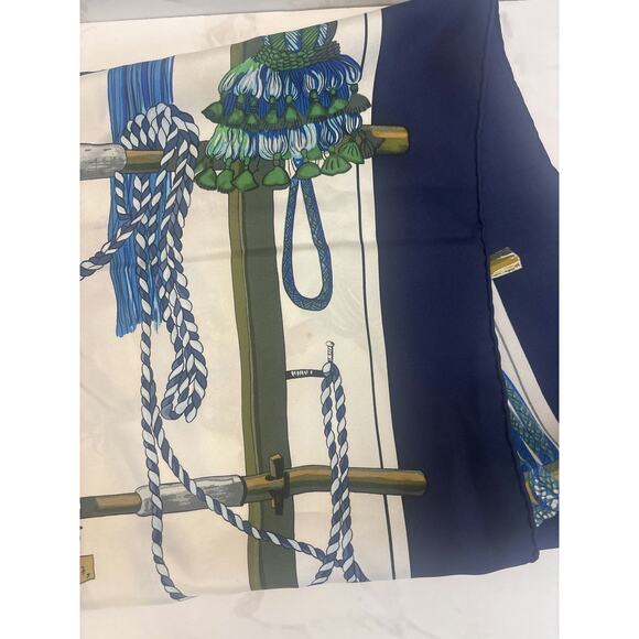 Hermès Tassel Design Scarf - Like New - Picture 2 of 4